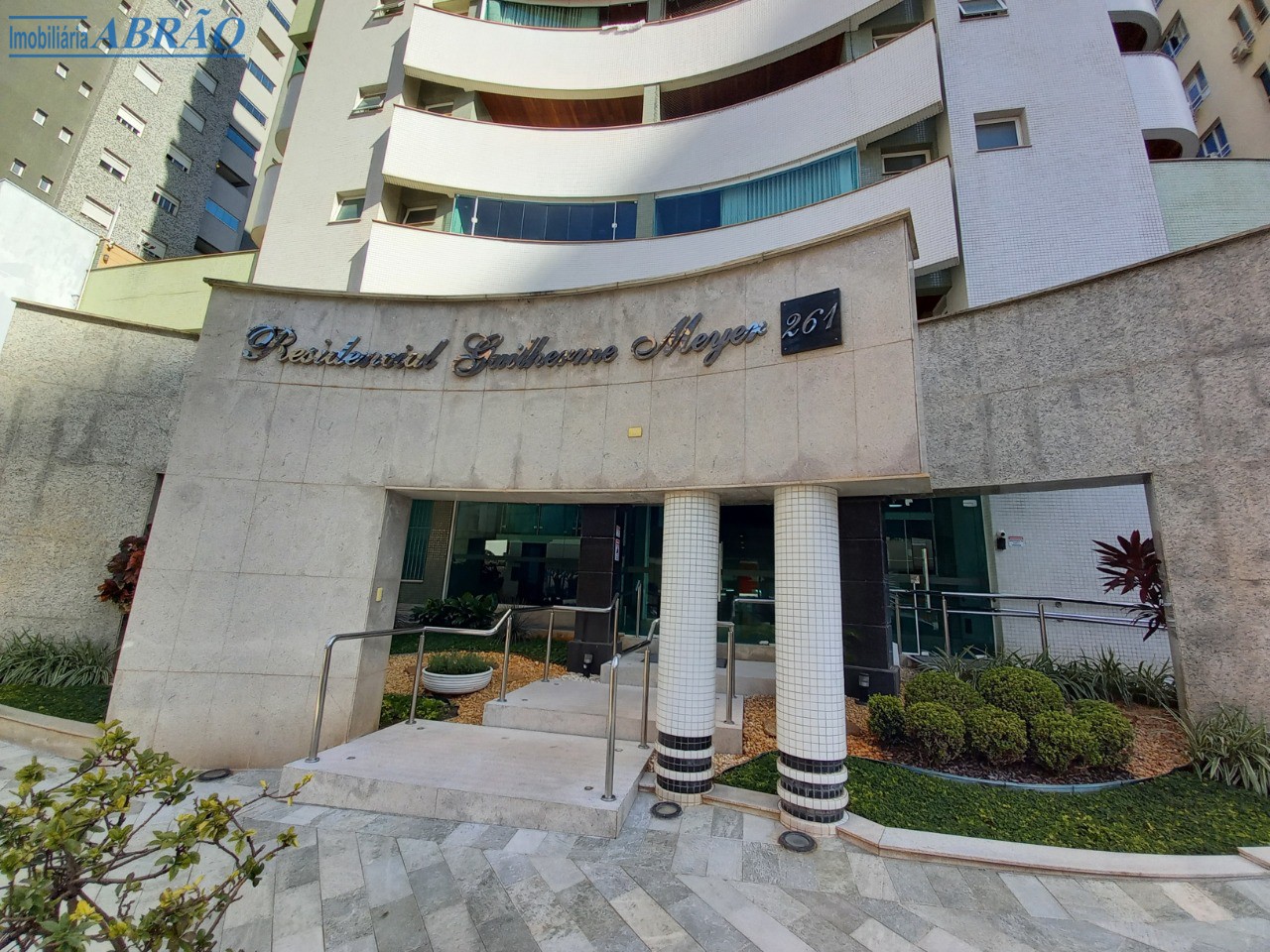 Apartamento para alugar em Zona 01 Centro, Maringá — Portal Chave Fácil