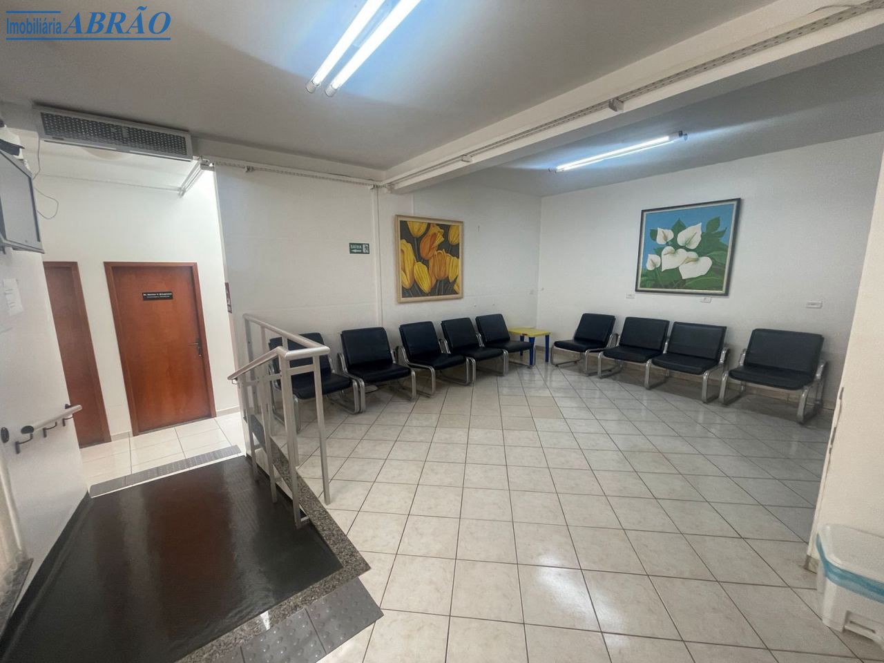 Sala/Conjunto Comercial para alugar em Zona 05, Maringá — Portal Chave Fácil