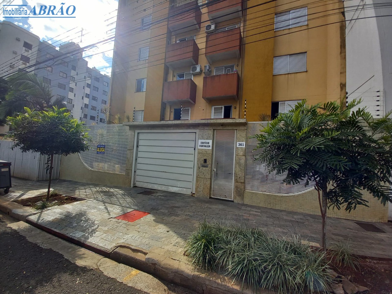Apartamento para alugar em Zona 07, Maringá — Portal Chave Fácil