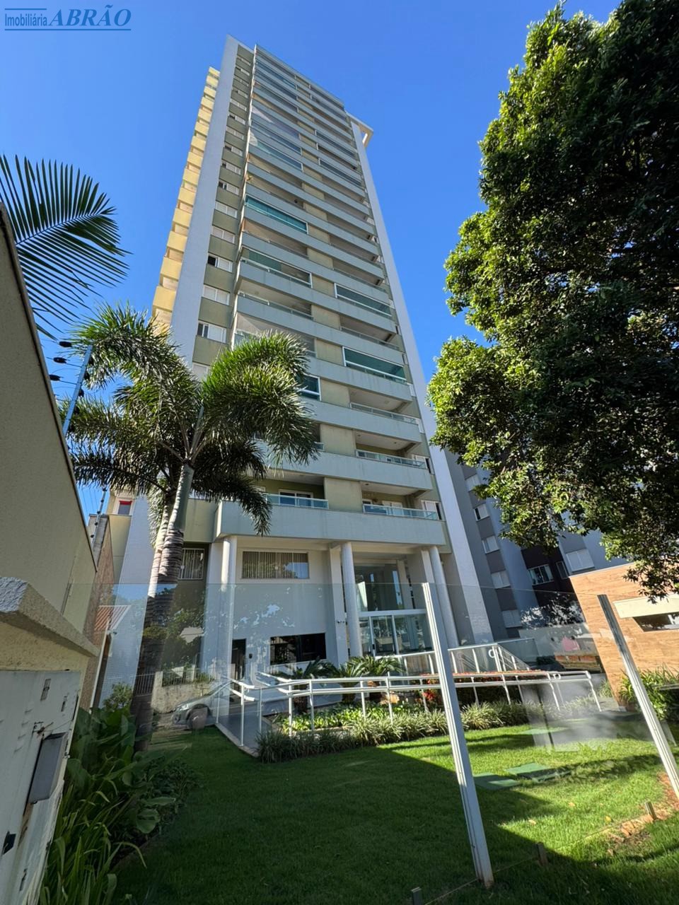 Apartamento à venda em Vila Cleópatra, Maringá — Portal Chave Fácil