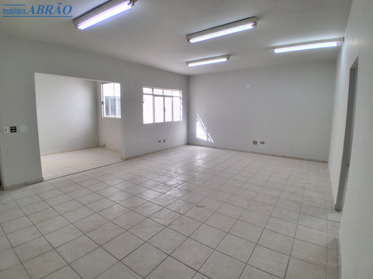 Comercial para alugar em Zona 01 Centro, Maringá — Portal Chave Fácil