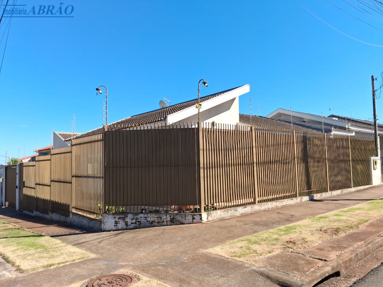 Casa à venda em Parque Das Laranjeiras, Maringá — Portal Chave Fácil