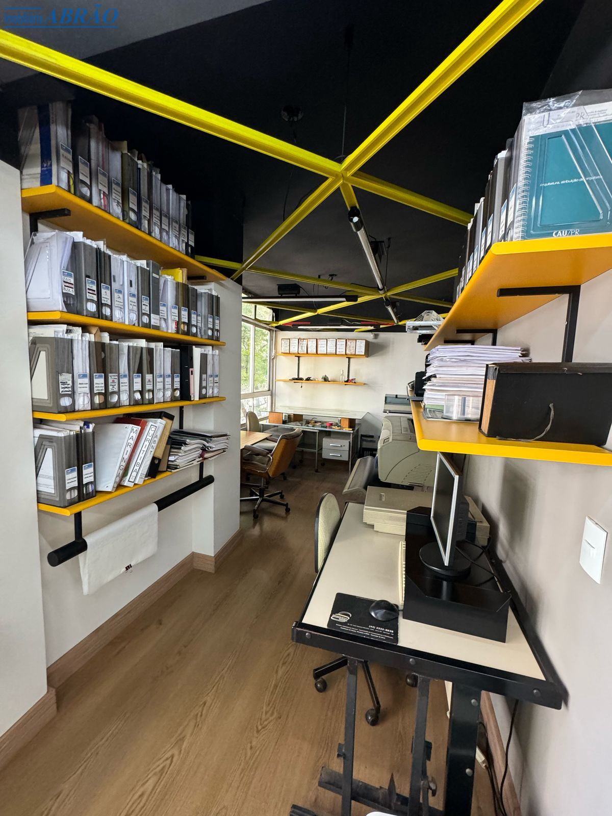 Sala/Conjunto Comercial à venda em Zona 01 Centro, Maringá — Portal Chave Fácil