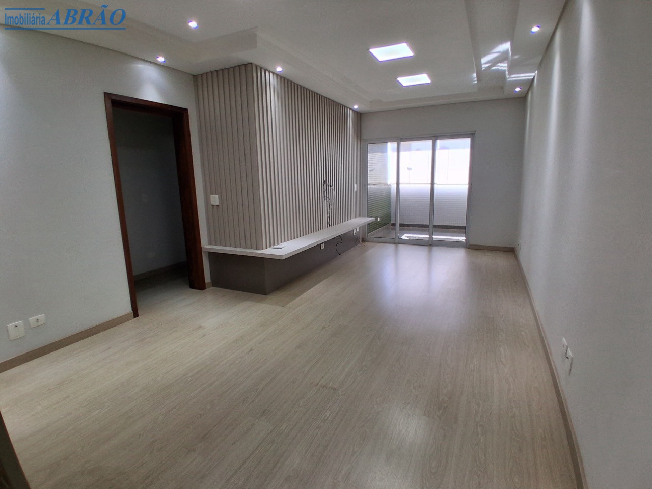 Apartamento para alugar em Zona 04, Maringá — Portal Chave Fácil