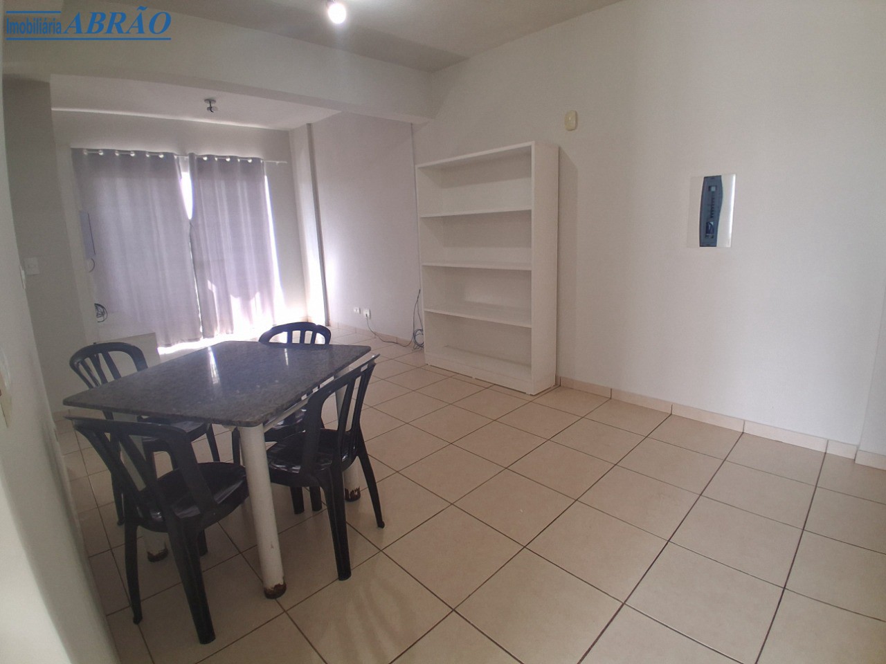 Apartamento para alugar em Zona 07, Maringá — Portal Chave Fácil
