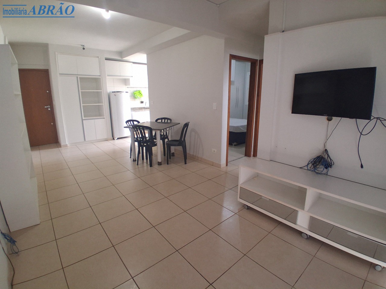 Apartamento para alugar em Zona 07, Maringá — Portal Chave Fácil