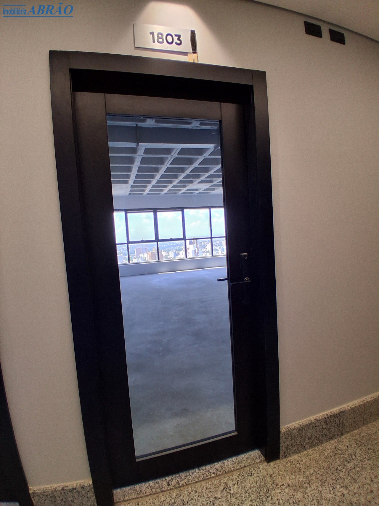 Sala/Conjunto Comercial para alugar em Zona 01 Centro, Maringá — Portal Chave Fácil