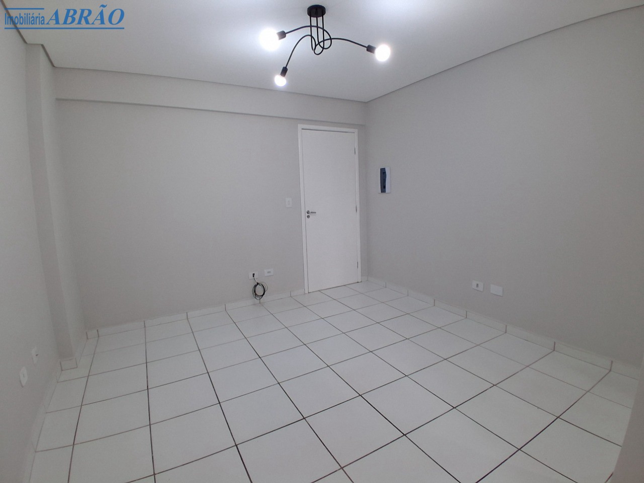 Kitnet para alugar em Zona 08, Maringá — Portal Chave Fácil