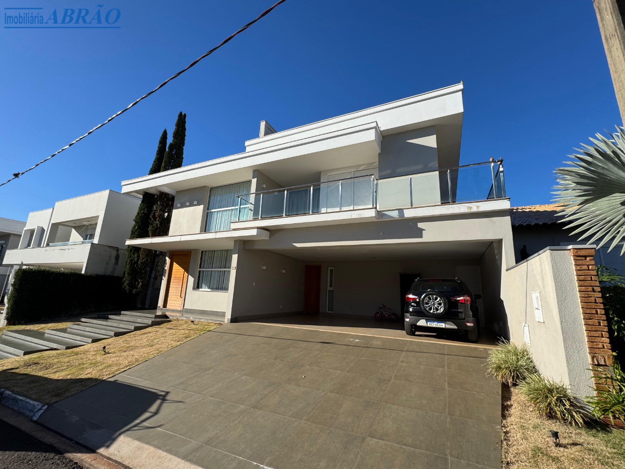 Casa à venda em Zona 05, Maringá — Portal Chave Fácil