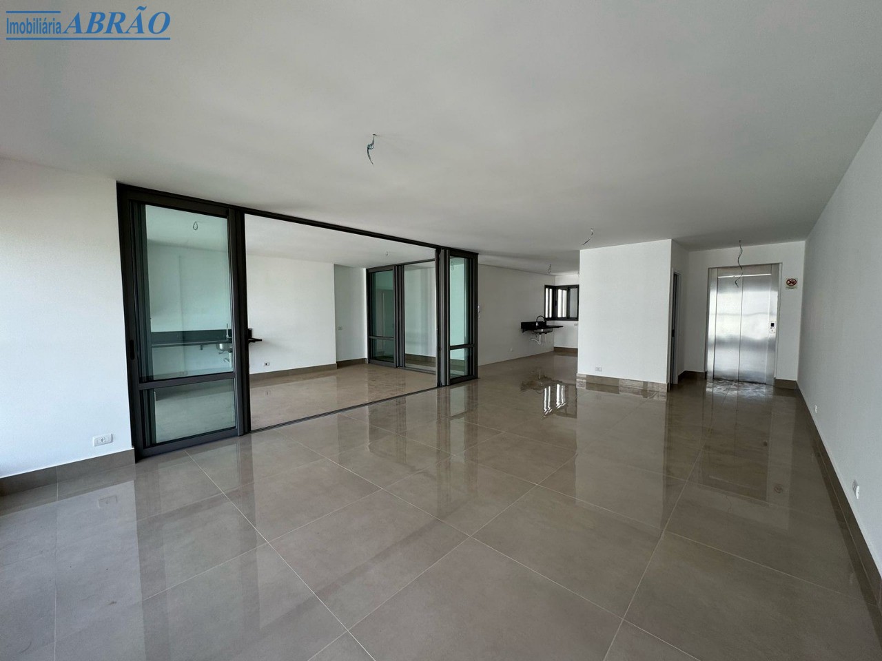 Apartamento à venda em Zona 02, Maringá — Portal Chave Fácil