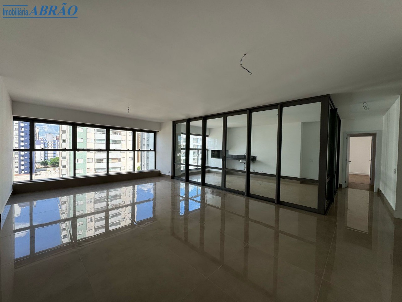Apartamento à venda em Zona 02, Maringá — Portal Chave Fácil